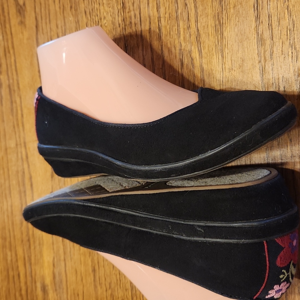 Grasshoppers Black Fabric Emboidery Heel Size 7.5 - Picture 5 of 9